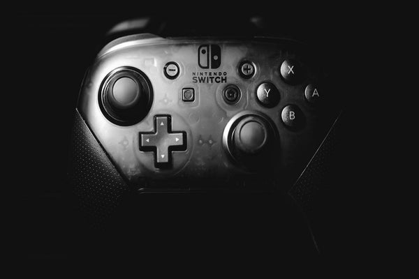 Un coup d'œil à la manette Nintendo Switch Pro : En vaut-elle la peine ?