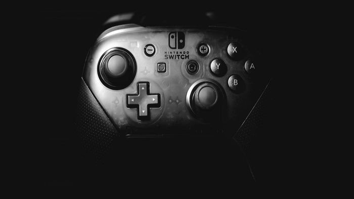 A Look at Nintendo Switch Pro Controller: Is It Worth It?