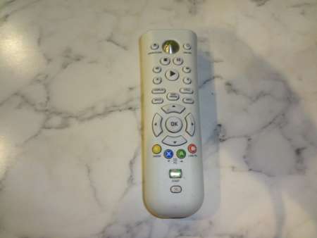 Xbox-360-Media-Remote-1-450x338-1.jpg