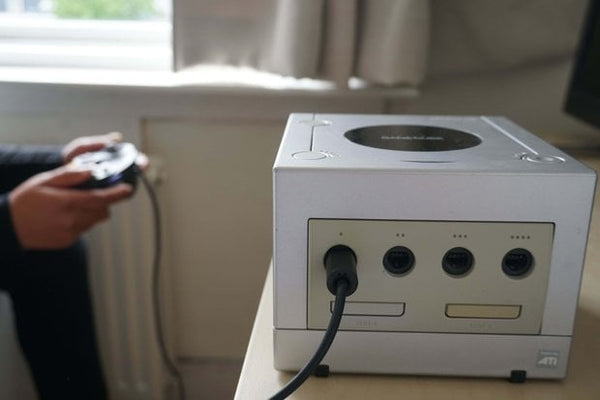 Nintendo Gamecube Console Bundle: Luigi's Mansion - Image 3