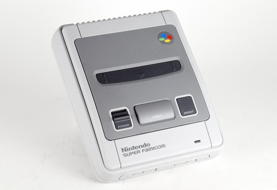 Super Famicom Console - Retro vGames